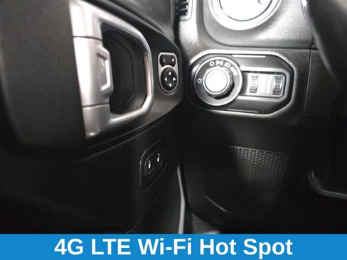 Used 2019 Jeep Wrangler Unlimited Sahara image 34