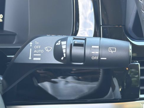 New 2026 Nissan Pathfinder Platinum w/ Cargo Package FWD image 12