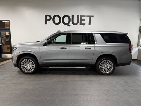 Used 2023 Chevrolet Suburban LT w/ LT Signature Package AWD/4WD image 1