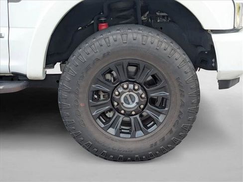 Used 2022 Ford F250 Platinum w/ Tremor Off-Road Package AWD/4WD image 21