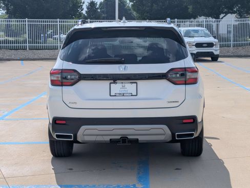 Certified 2023 Honda Pilot Touring image 6
