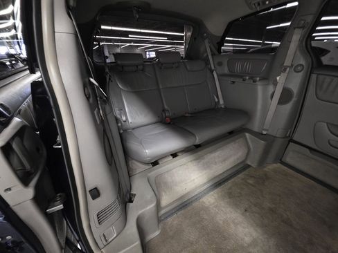 Used 2007 Toyota Sienna XLE image 13