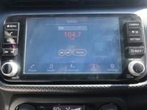 Used 2022 Nissan Kicks SV image 15