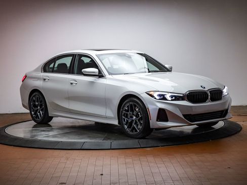 Certified 2025 BMW 330i Sedan image 6