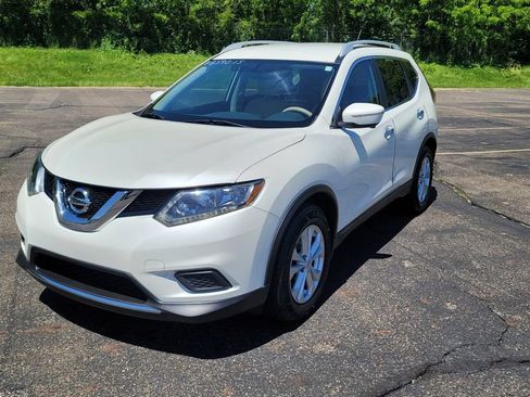 Used 2015 Nissan Rogue SV w/ SV Premium Package FWD image 5