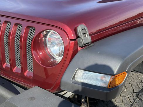 Used 2021 Jeep Wrangler Unlimited Sport image 17