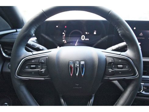 Used 2025 Buick Envista Sport Touring w/ Experience Buick Package FWD image 12