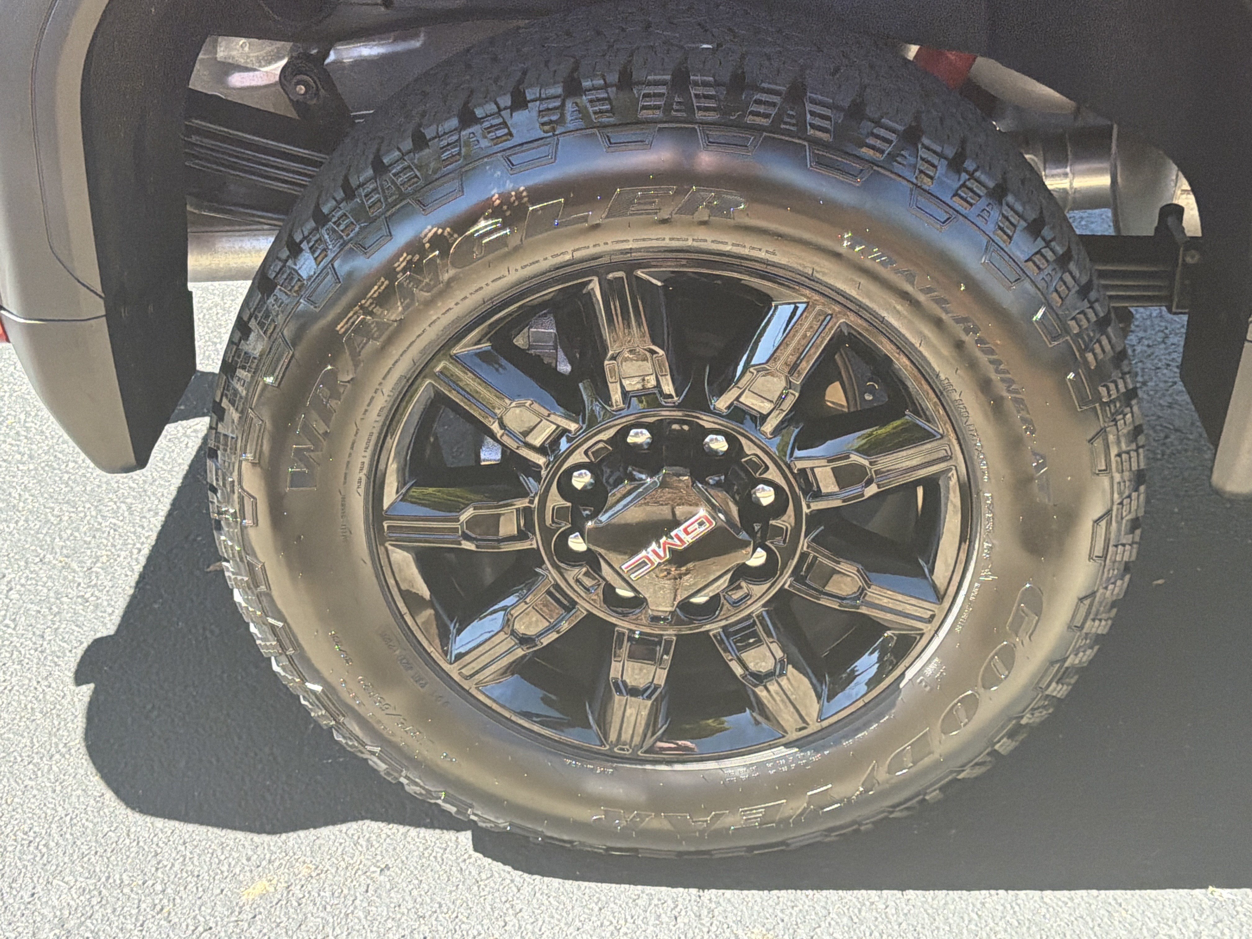 Used 2026 GMC Sierra 2500 AT4 w/ AT4 Premium Plus Package AWD/4WD image 17