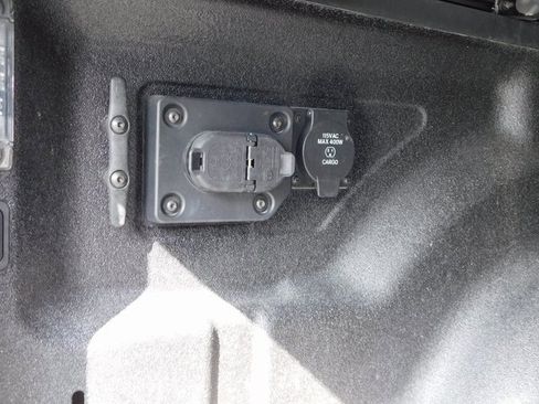 Used 2021 RAM 3500 Laramie w/ Max Tow Package image 8