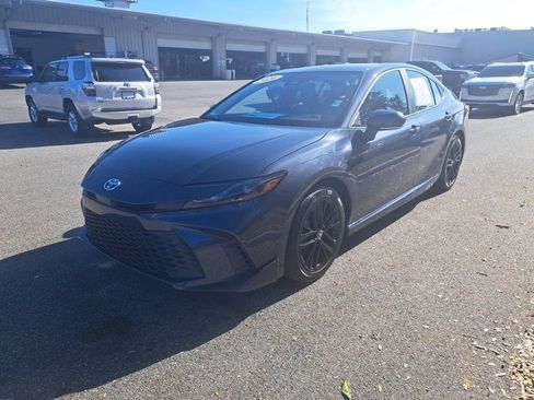 Used 2026 Toyota Camry SE image 14