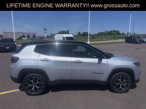 Certified 2025 Jeep Compass Limited AWD/4WD image 9