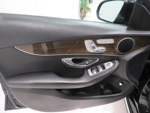 Used 2017 Mercedes-Benz C 300 4MATIC Sedan w/ Premium 1 Package image 24