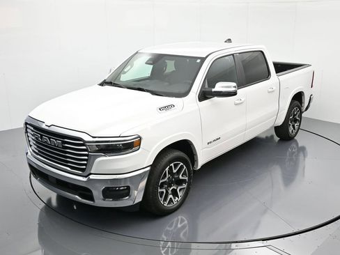 Used 2025 RAM 1500 Laramie image 32