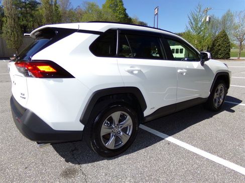 Used 2023 Toyota RAV4 XLE w/ Convenience Package image 6