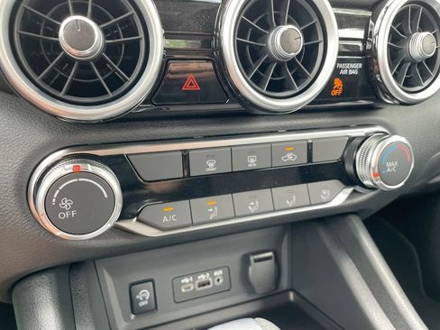 Used 2025 Nissan Sentra SV w/ Trunk Package image 26