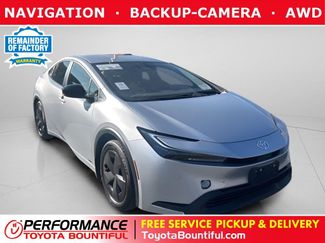 Used 2024 Toyota Prius LE video 1