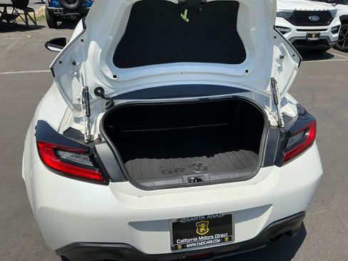 Used 2022 Toyota GR86 w/ ALL Weather Mat Package (TMS) RWD image 25