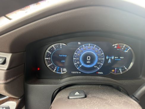 Used 2017 Cadillac Escalade Premium Luxury w/ LPO, Radiant Package AWD/4WD image 17