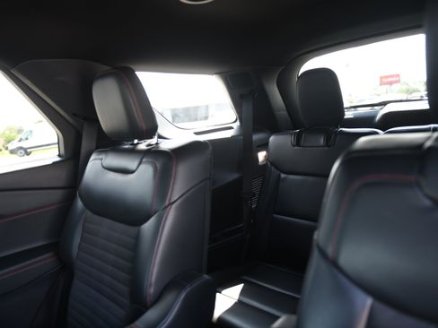 Used 2025 Ford Explorer ST-Line AWD/4WD image 13