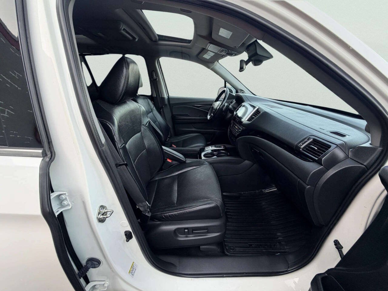 Used 2016 Honda Pilot Elite image 36