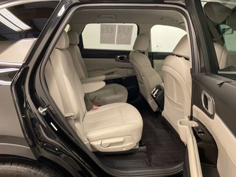 Used 2023 Kia Sorento SX Prestige image 25