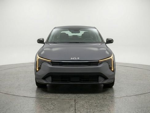 Used 2025 Kia K4 LXS image 2