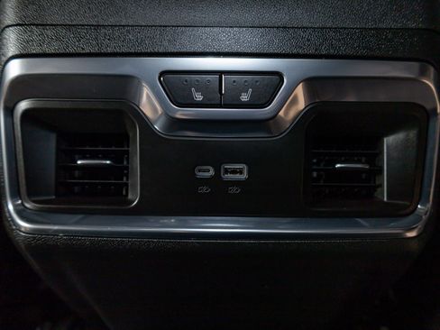 Used 2025 GMC Sierra 3500 Denali w/ Denali Reserve Package image 27