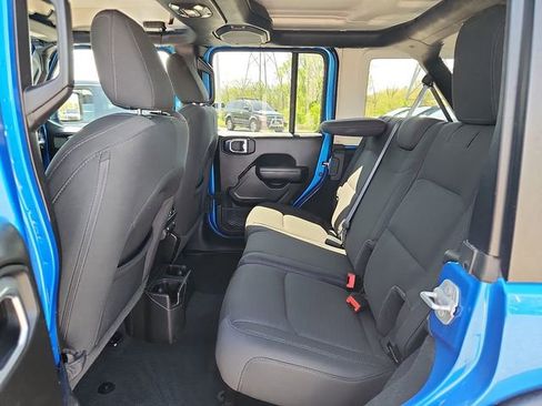 Used 2022 Jeep Wrangler Unlimited Sport AWD/4WD image 10
