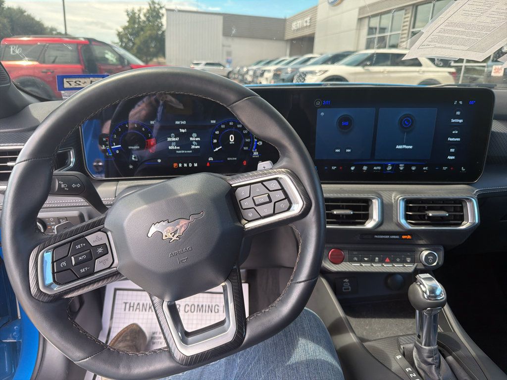 Used 2025 Ford Mustang GT Premium RWD image 9