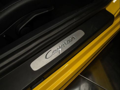 Used 2023 Porsche 718 Cayman RWD image 22