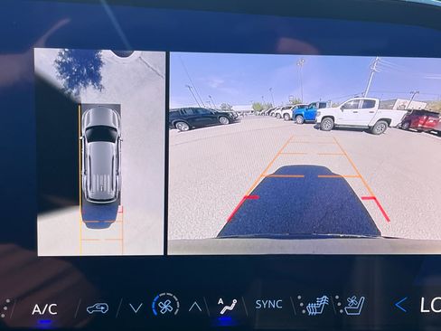 Certified 2024 Chevrolet Traverse RS image 21