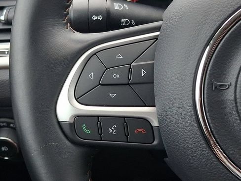 Used 2018 Jeep Compass Latitude w/ Popular Equipment Group FWD image 22
