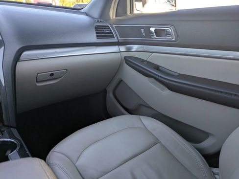 Used 2018 Ford Explorer XLT w/ Equipment Group 202A image 19