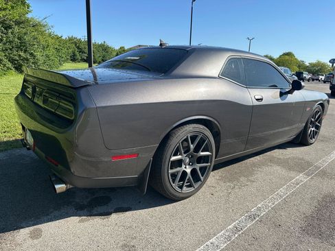 Used 2018 Dodge Challenger R/T w/ Driver Convenience Group RWD image 11
