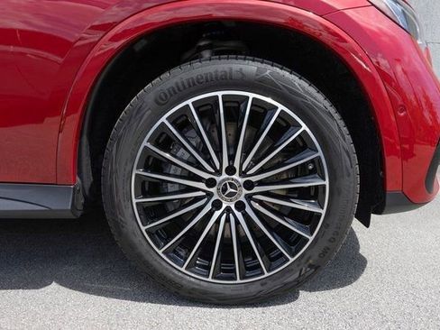 Certified 2025 Mercedes-Benz GLC 300 4MATIC image 11