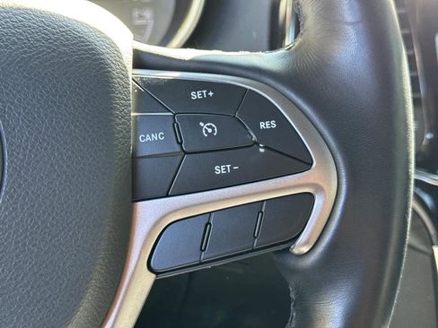 Used 2022 Jeep Grand Cherokee Laredo X image 20