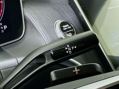 Used 2024 Mercedes-Benz GLC 300 image 24