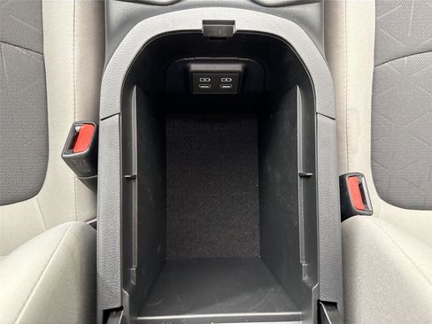 Certified 2025 Toyota RAV4 XLE FWD image 33
