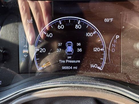 Used 2019 Jeep Grand Cherokee Overland image 16