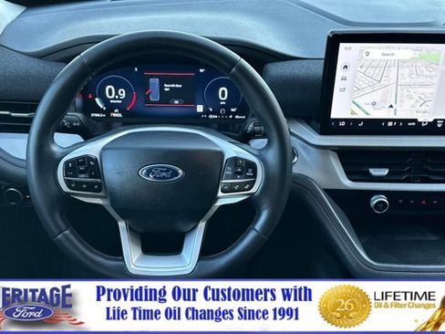 Used 2025 Ford Explorer Active AWD/4WD image 14