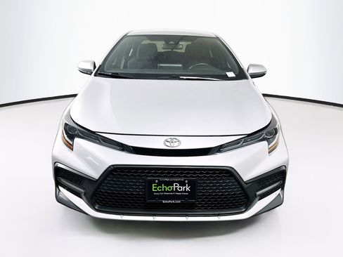Used 2021 Toyota Corolla SE FWD image 2