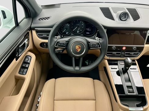 Used 2026 Porsche Macan AWD/4WD image 13