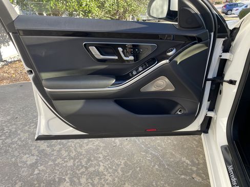 Certified 2022 Mercedes-Benz S 500 4MATIC image 16