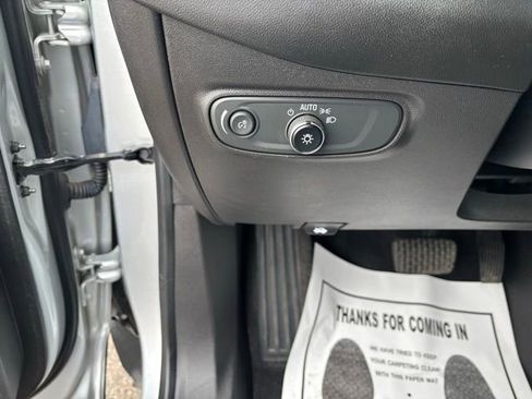 Used 2022 Chevrolet Equinox LT image 9