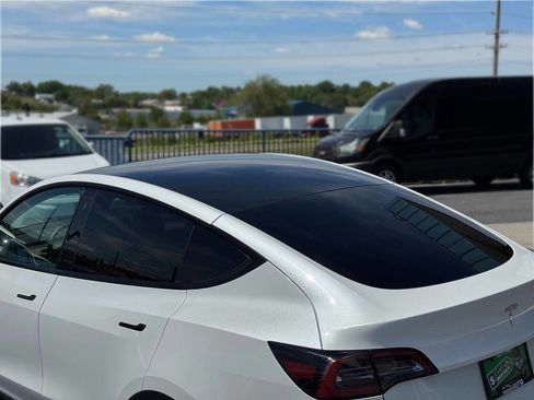 Used 2022 Tesla Model Y Long Range AWD/4WD image 57