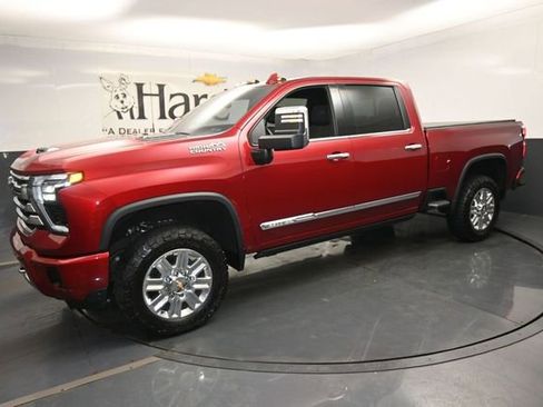 Used 2025 Chevrolet Silverado 2500 High Country w/ High Country Premium Package AWD/4WD image 28