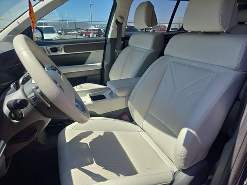 Used 2025 Hyundai Santa Fe SEL FWD image 19