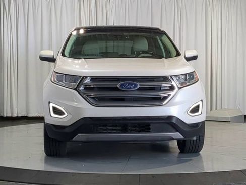 Used 2018 Ford Edge Titanium w/ Equipment Group 301A AWD/4WD image 3