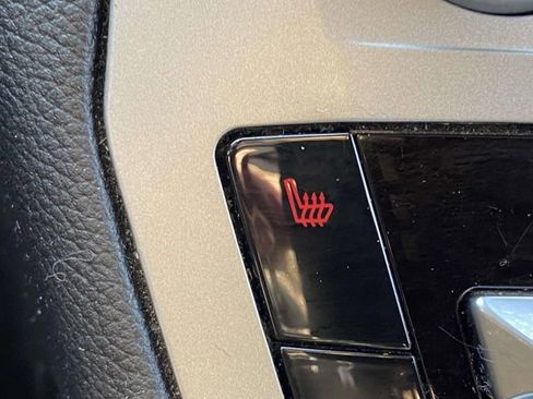 Used 2022 Ford Explorer XLT image 21