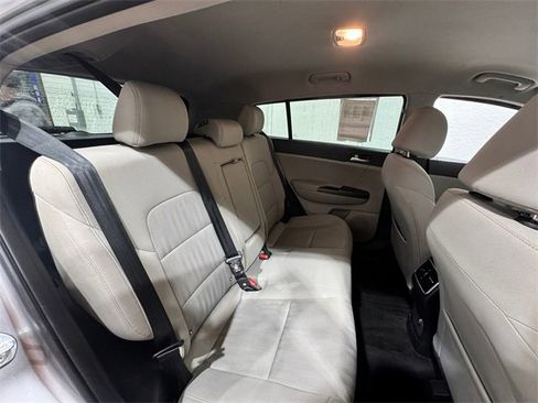 Used 2020 Kia Sportage LX image 8